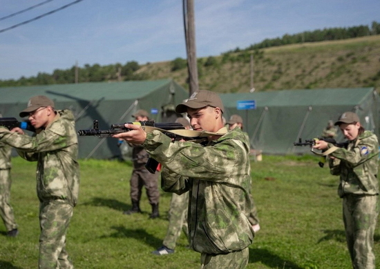 Более 200 юнармейцев Сибири приняли участие  в военно-патриотических сборах