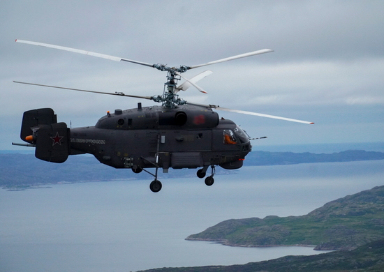 Экипажи противолодочных вертолетов Северного флота выполнили учебно-тренировочные полеты