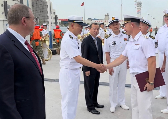 Корветы «Громкий» и «Совершенный» Тихоокеанского флота совершили деловой заход в китайскую военно-морскую базу Шанхай