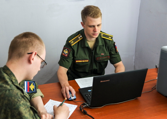 Курсанты Военного университета Минобороны России проходят войсковую стажировку в Тверском соединении ВТА
