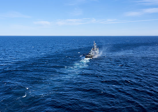 Малые противолодочные корабли «Онега» и «Нарьян-Мар» выполнили артиллерийские стрельбы в Белом море