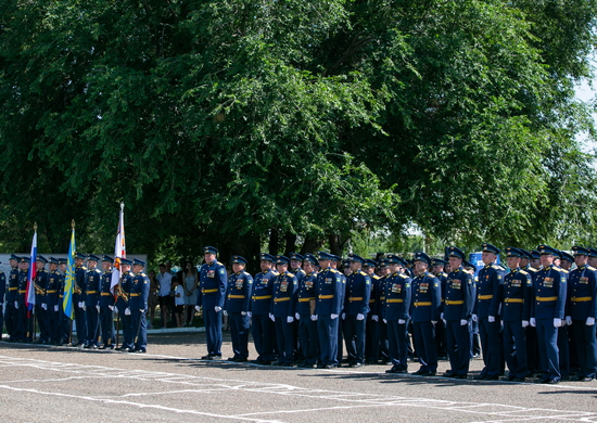 Оренбургскому военно-транспортному авиационному полку исполнилось 85 лет со дня образования