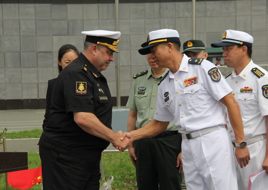 Отряд боевых кораблей Военно-морских сил Китая прибыл с деловым заходом во Владивосток