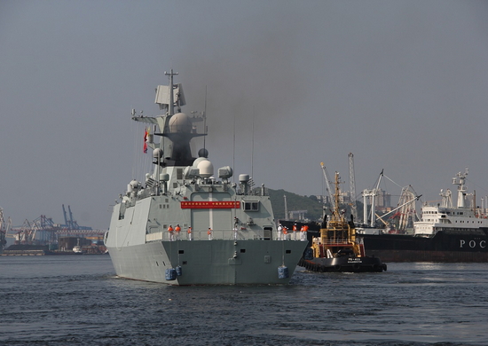 Отряд кораблей ВМС Китая завершил деловой заход во Владивосток