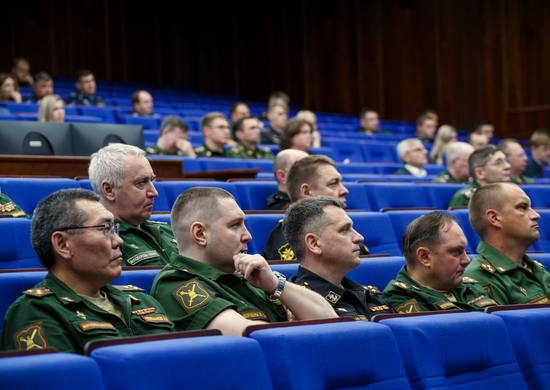 Правовой департамент Минобороны России провел семинар для должностных лиц юридической службы ВС РФ