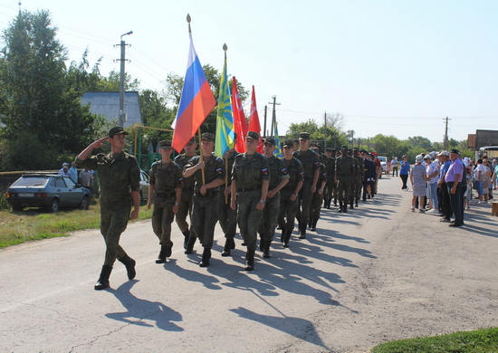 Сызранские курсанты провели марш в честь дня памяти Героя России летчика-инструктора Ряфагатя Хабибуллина
