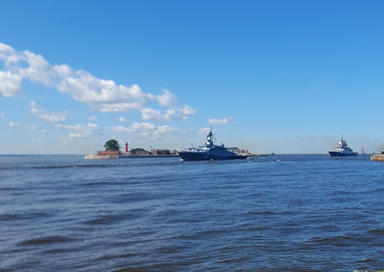 В честь Дня ВМФ России состоялся Главный военно-морской парад  в Санкт-Петербурге и военно-морские парады в главных базах флотов