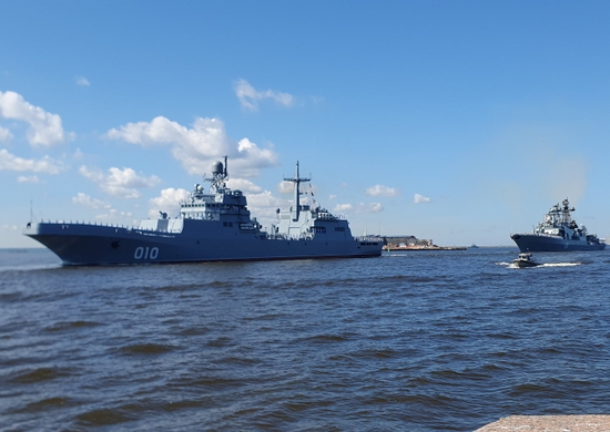 В честь Дня ВМФ России состоялся Главный военно-морской парад  в Санкт-Петербурге и военно-морские парады в главных базах флотов