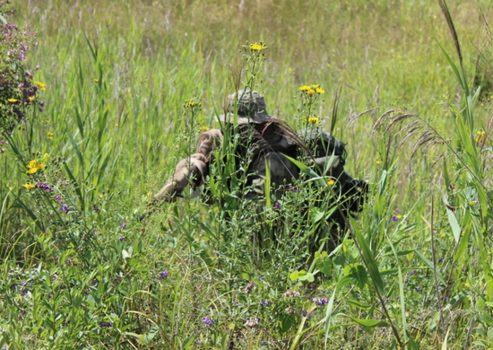 В Хабаровском крае со снайперами ВВО проводятся занятия по огневой и тактической подготовке