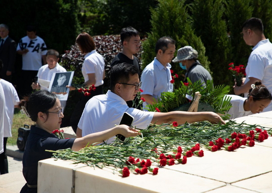 В Китае возложили венки и цветы в память о советских военнослужащих, погибших в корейской войне 1950-1953 гг.