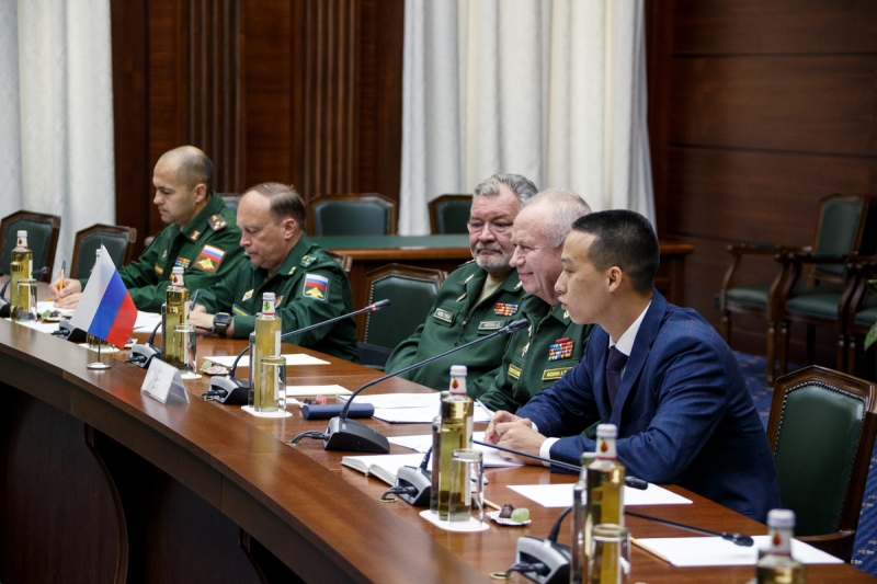 В Москве состоялась встреча замминистра обороны России Александра Фомина с главой военной делегации Кувейта