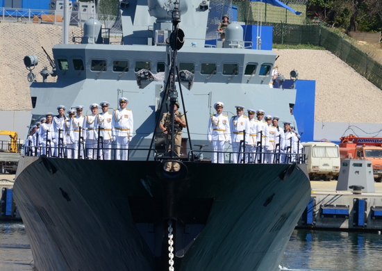 В Севастополе празднуют День Военно-Морского Флота России