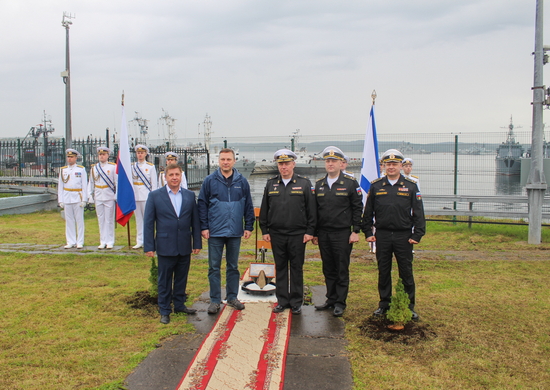 В Североморске состоялась закладка Памятного знака и Аллеи славы соединения противолодочных кораблей Северного флота