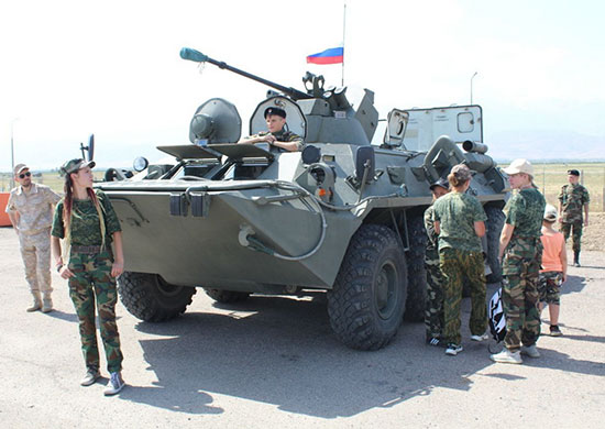 Военнослужащие ЦВО организовали экскурсию для кадетов-казаков в Киргизии