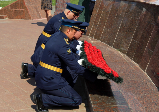 Военнослужащие дальней авиации почтили память погибшего экипажа майора П.Н. Морозова