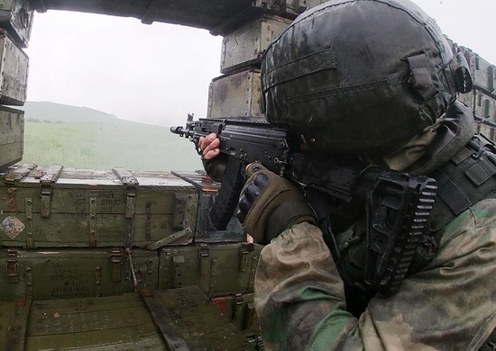 Военнослужащие ВВО в Приморье отработали ведение боя из зданий