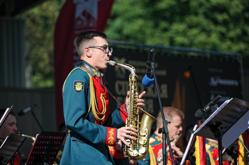 Военный Образцовый оркестр Почётного караула выступил в Измайловском парке с программой «На страже воинских традиций»