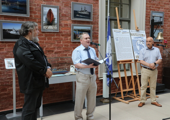 Центральный военно-морской музей проводит серию мероприятий, посвященных Дню тельняшки