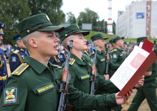 Курсанты Военно-космической академии имени А.Ф. Можайского приняли военную присягу