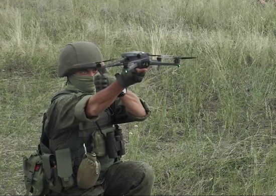 Мотострелковые подразделения ЦВО отработали штурм оборонительных позиций условного противника в Оренбургской области