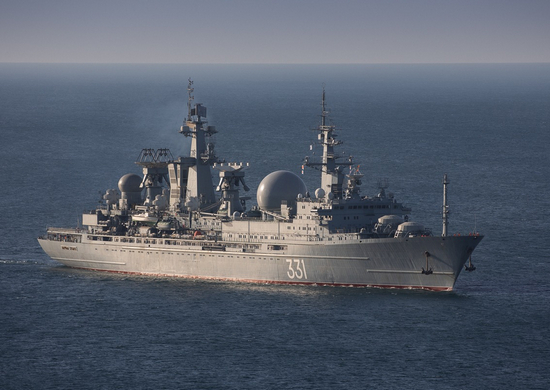 На корабле управления «Маршал Крылов» Тихоокеанского флота проводится испытание нового комплекса связи