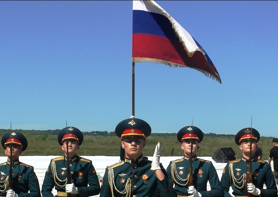 На полигоне ДВОКУ в День Государственного флага Российской Федерации состоялся грандиозный праздник для жителей Амурской области