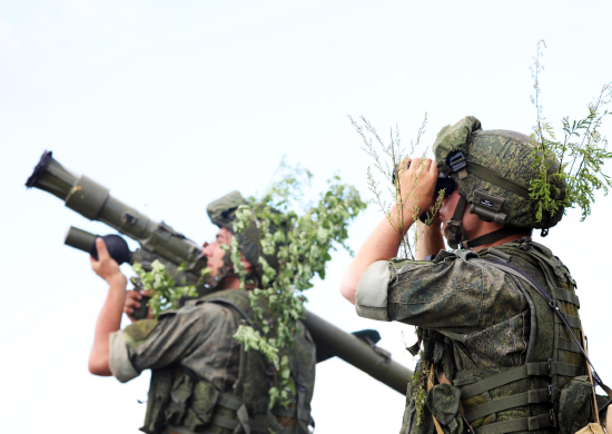 Очередная группа военнослужащих подразделений ПВО ВВО на Сахалине проходит обучение на электронных тренажёрах ПЗРК «Игла»