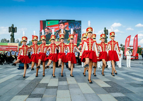 Оркестр ВМФ выступил на закрытии фестиваля «Военные оркестры в парках»