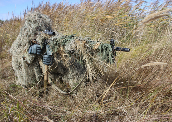 По методике стрельбы «в слепую» учат снайперов на одном из полигонов Амурского общевойскового объединения ВВО
