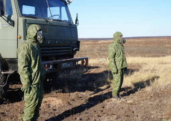 Под Самарой подразделения РХБ защиты ЦВО учились прикрывать военные объекты от ударов беспилотников противника