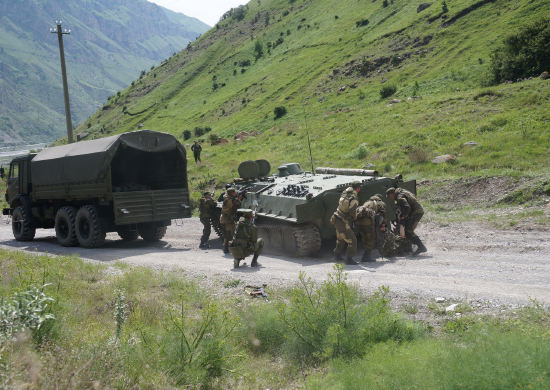 Разведчики ЮВО в Карачаево-Черкесии уничтожили рейдовые отряды боевиков с применением бронеавтомобиля «Тигр-М»