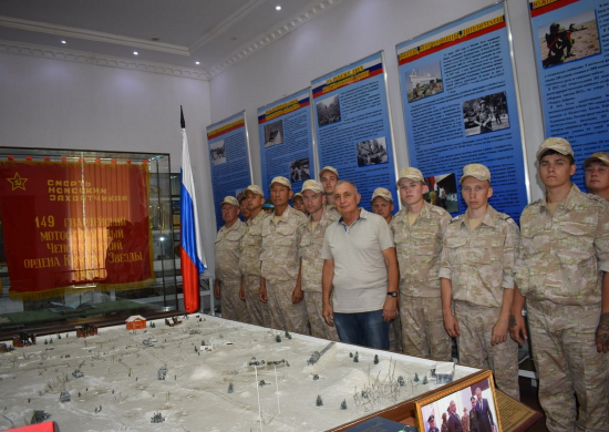 Российские военнослужащие в Таджикистане приняли участие в памятных мероприятиях, посвященных 80-летию победы в Курской битве