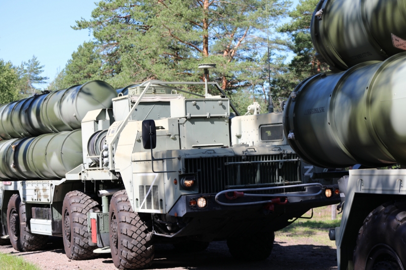 В Ленинградской области боевые расчеты С-400 «Триумф»  провели плановую тренировку