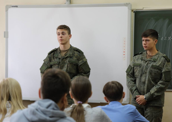 В Поволжье курсанты военных ВУЗов провели агитационные мероприятия, направленные на поступление на военную службу по контракту
