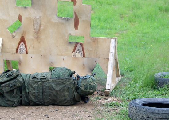 В Приамурье военнослужащие Восточного военного округа выполнили контрольные стрельбы из штатного оружия