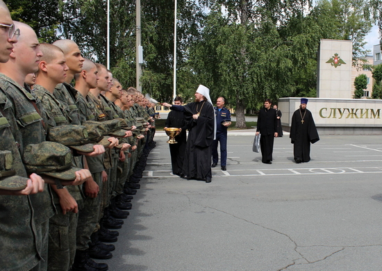 Военнослужащие Челябинского филиала Военно-воздушной академии приняли участие в молебне