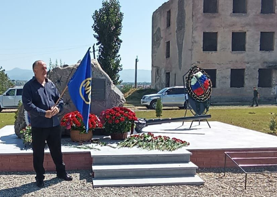 Военнослужащие ЮВО в Южной Осетии почтили память миротворцев, погибших в Цхинвале в августе 2008 года