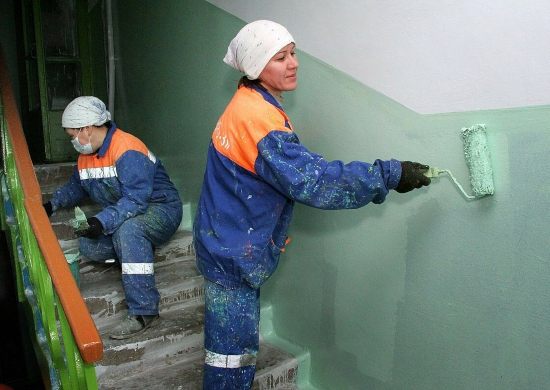 Военные коммунальщики Северного флота проводят текущий ремонт объектов казарменно-жилищного фонда