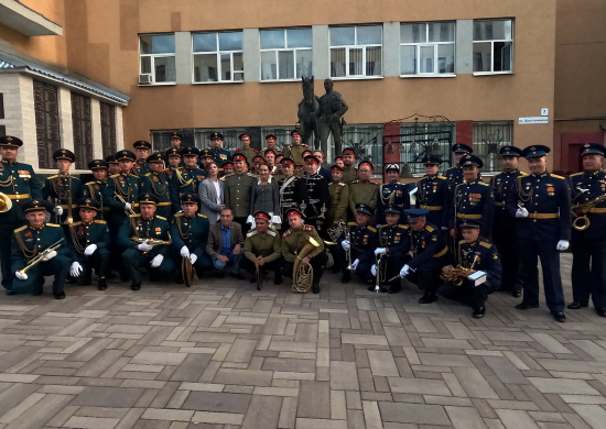 Военные оркестры ЦВО провели итоговый концерт «Летних вечеров духовой музыки» для жителей и гостей Самары