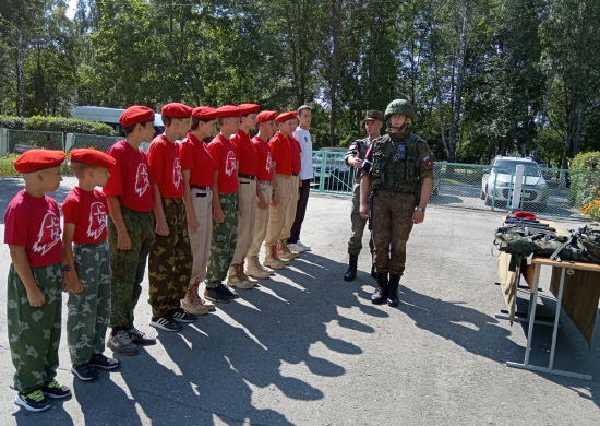 Военные полицейские ЦВО провели патриотическое мероприятие для пензенских юнармейцев