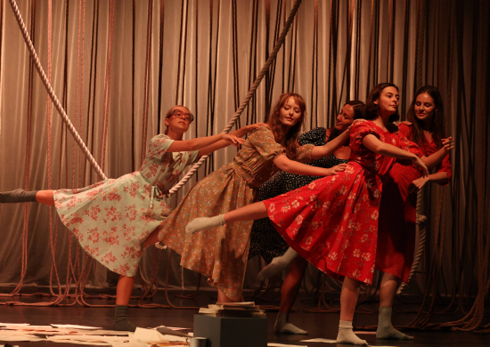 ЦАТРА открыл сезон премьерой спектакля «Девочки» в честь 100-летия Зои Космодемьянской