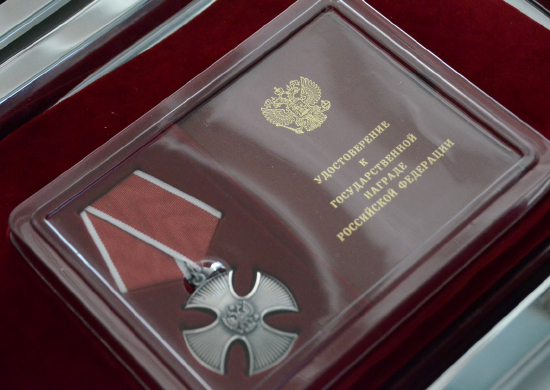 Командующий Черноморским флотом наградил государственными наградами отличившихся военнослужащих