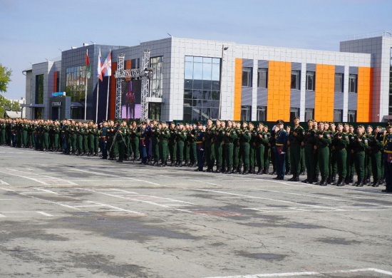 Курсанты Тюменского высшего военного инженерного командного училища присягнули на верность Родине