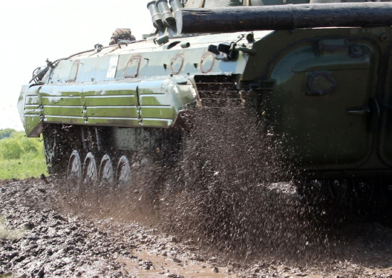 На полигонах ВВО расположенных в Амурской области, Забайкалье прошли занятия по десантированию из БМП-2