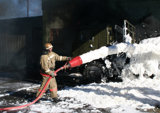 Пожарные команды ЮВО в Волгоградской области ликвидировали возгорание на территории воинской части в рамках тренировки