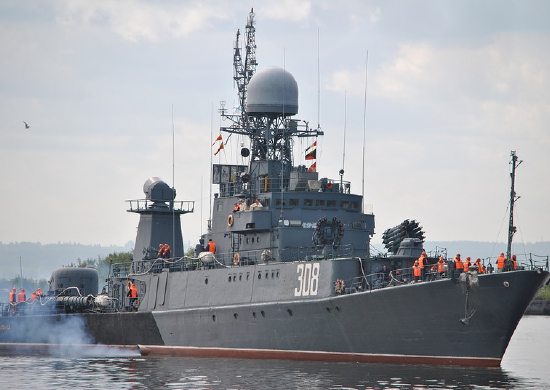 Противолодочные корабли Балтийского флота приступили к плановому учению по поиску и уничтожению подводных лодок условного противника