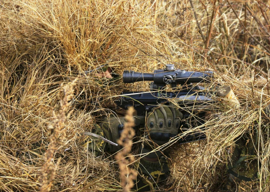 Снайперы ЮВО в Абхазии выполнили боевые стрельбы из винтовок СВ-98, СВД и ВСС «Винторез»