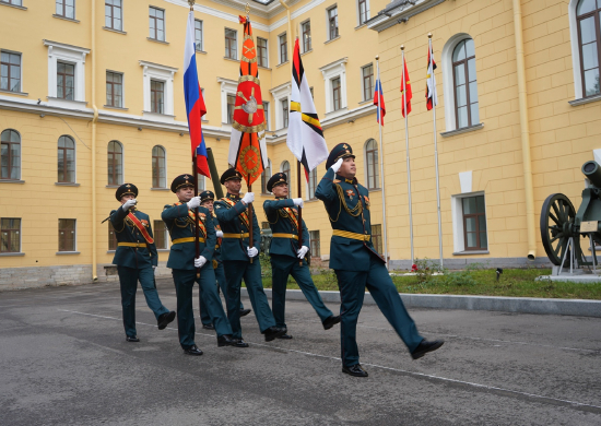 В Михайловской военной артиллерийской академии в Санкт-Петербурге прошли торжественные мероприятия по случаю начала учебного года