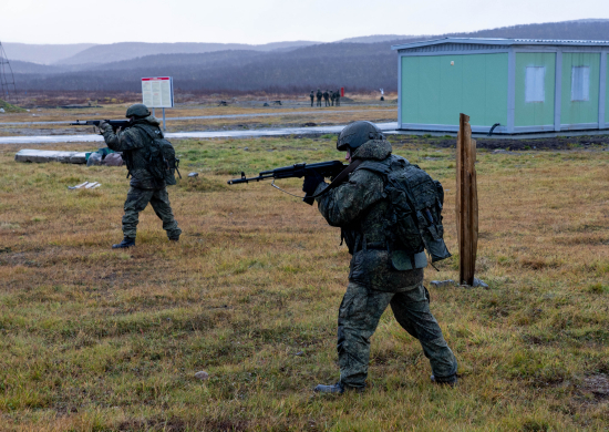 В Мурманской области прошли практические занятия по огневой подготовке с подразделениями отдельной бригады морской пехоты Северного флота