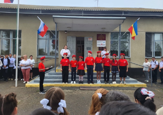 В ряды Юнармии вступили школьники из Ростовской области